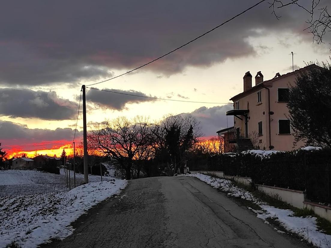 Casa Vacanze Angelica Ostra Vetere エクステリア 写真