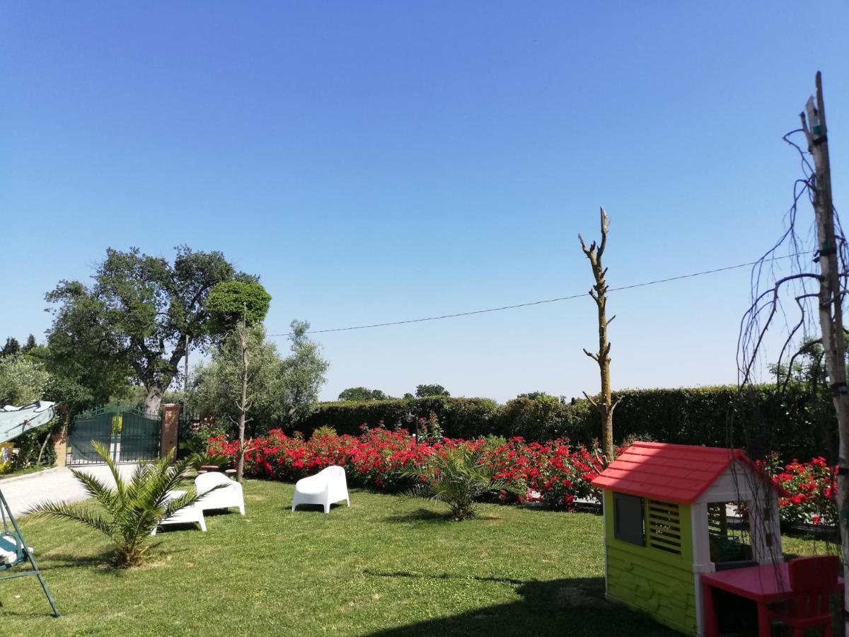 Casa Vacanze Angelica Ostra Vetere エクステリア 写真